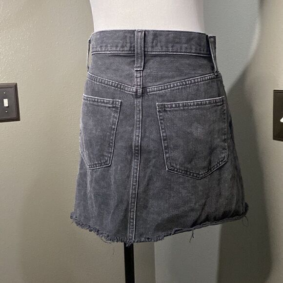 Madewell Rigid Denim ALine Mini Skirt Lunar Wash Button Fly Raw HemBlack Faded - Picture 6 of 13